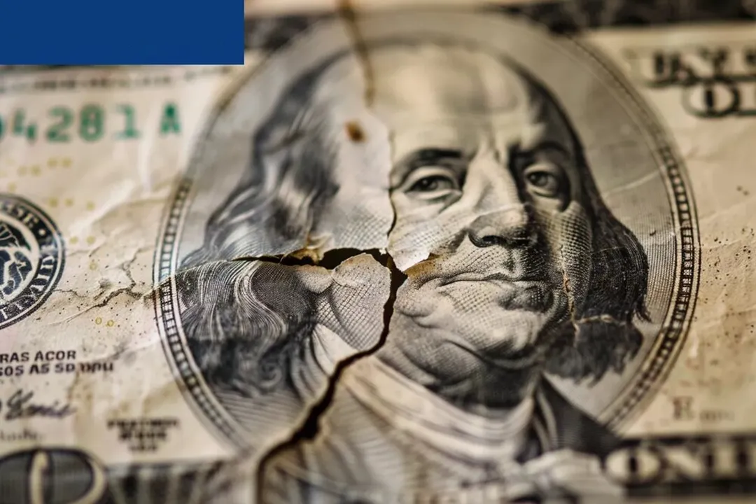 تضعیف دلار آمریکا یکی از دلایل افزایش تقاضا و در نتیجه افزایش قیمت طلا شد.