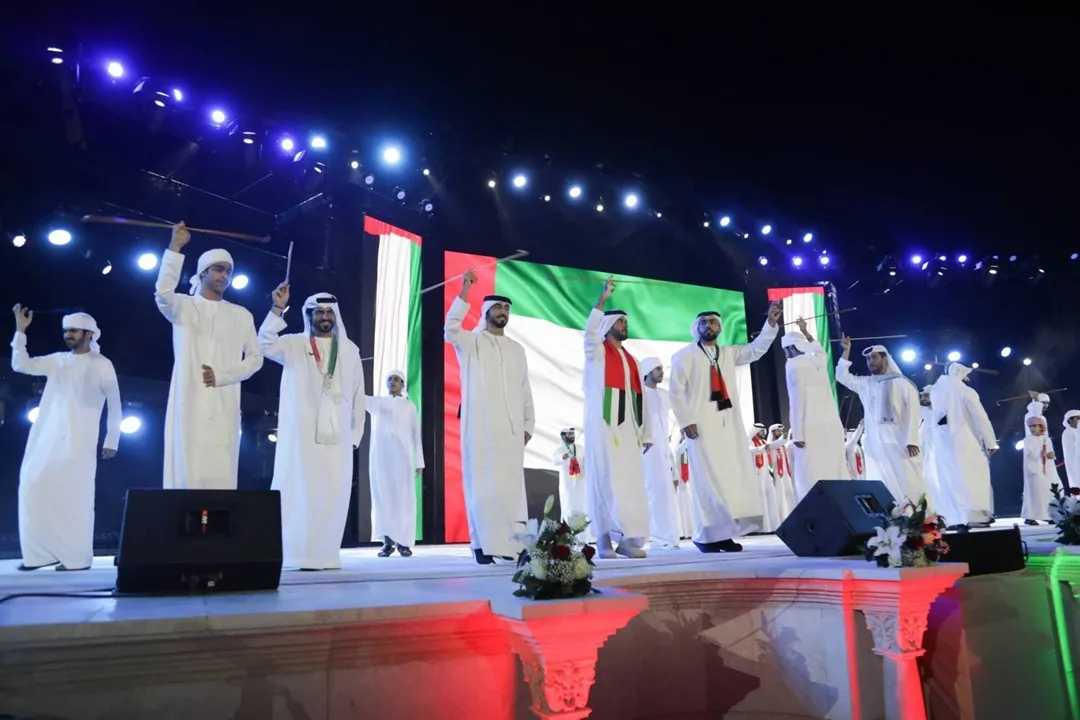 برای بسیاری از خانوادهها، این روز به همبستگی خانوادگی، بازدید از مکانهای فرهنگی، طبیعت و ... است