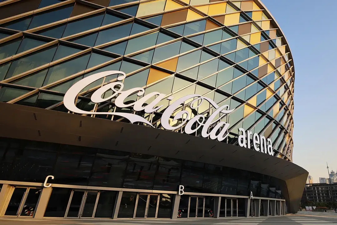 کوکاکولا آرنا، واقع در سیتی واک دبی، میزبان این اجرا است