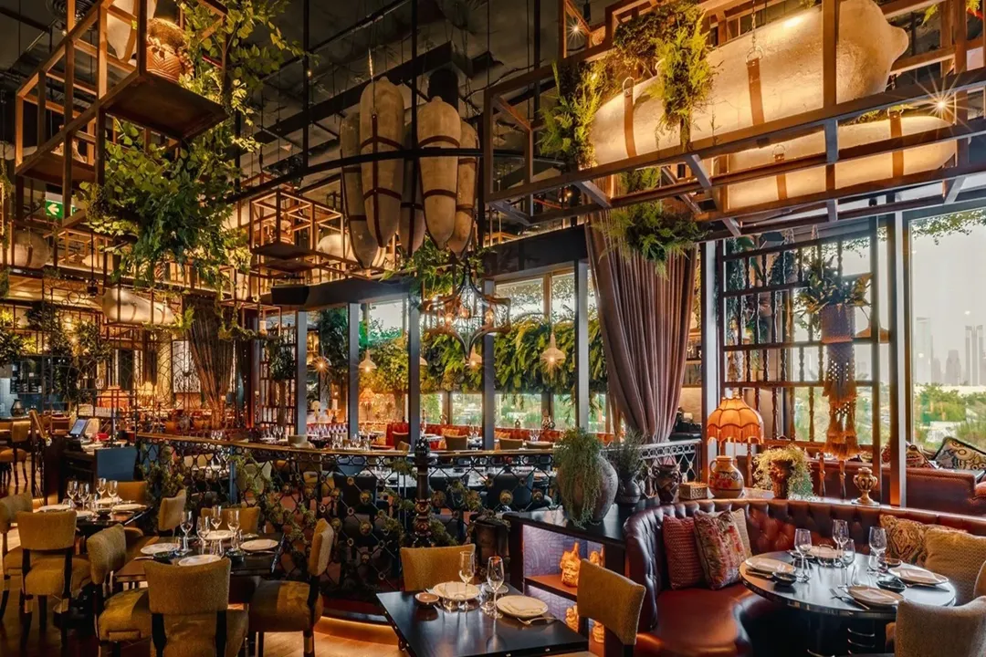 در منطقهی Downtown دبی، این فضاها رویدادهای شبانه با تم هالووینی دارند